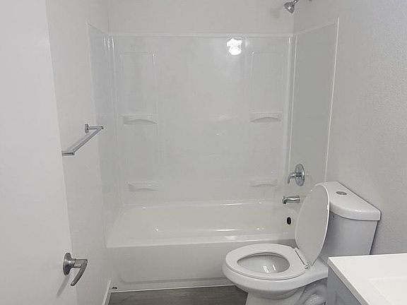 4th image of 1511 E 38th St APT 1