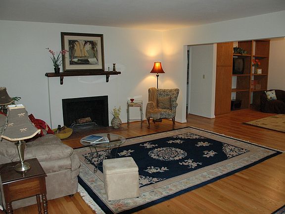 3rd image of 12228 2nd Ave NW