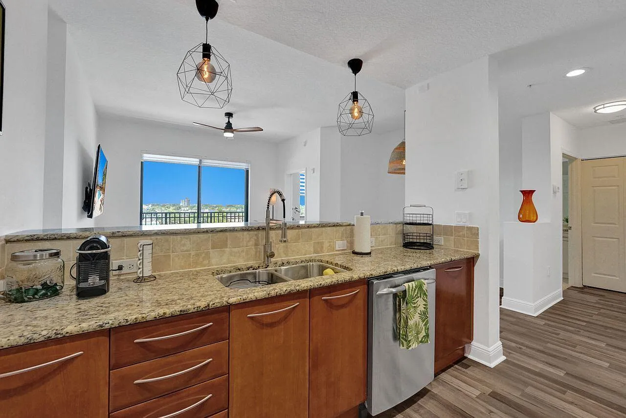 2 bed, 2.0 bath, 1105 sqft, $2,800 — Photo 4