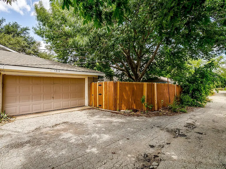 4318 Segura Ct N — Photo 17