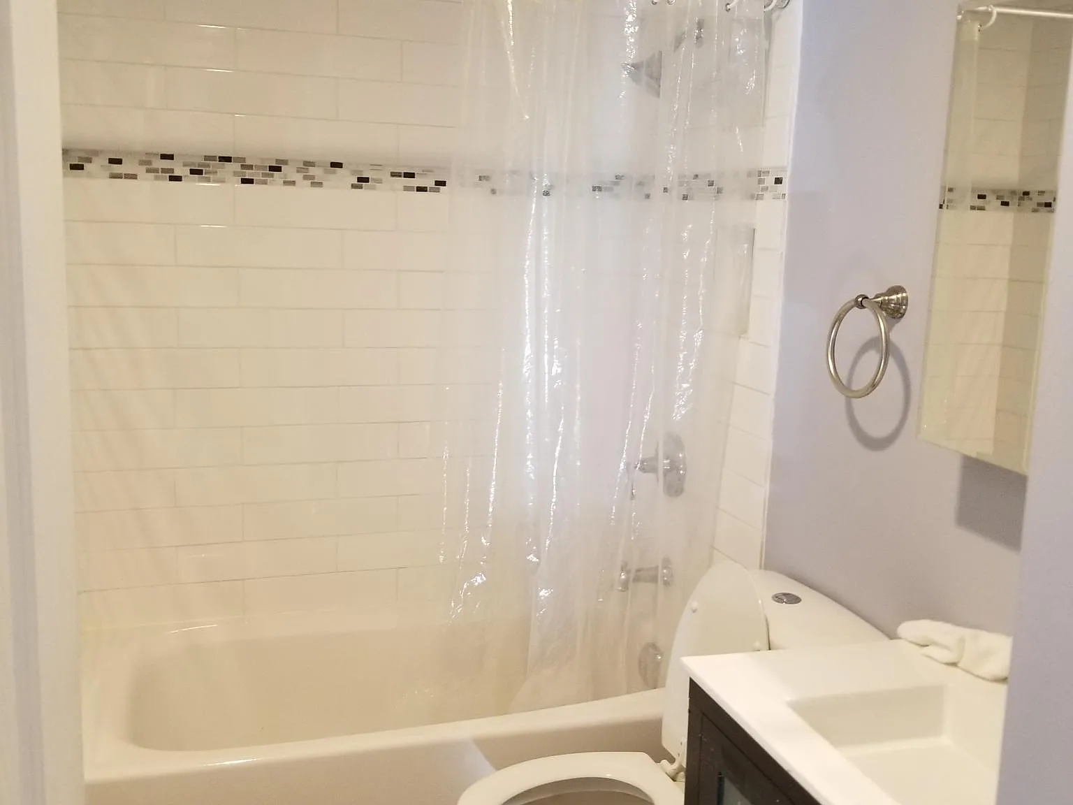 1043 Eastview Cir — Photo 3