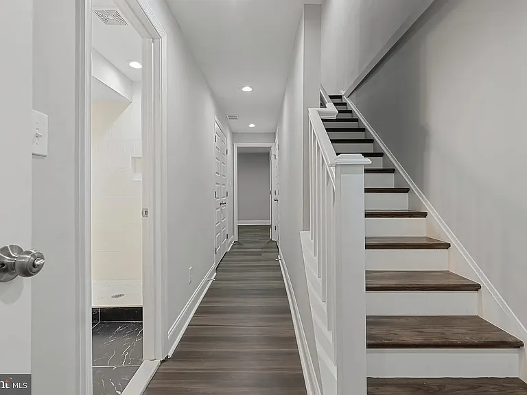 42 E Heath St — Photo 27
