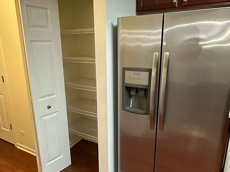 560 Lancaster Dr #560 — Photo 9