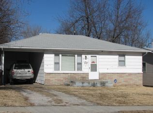 1323 W Poplar St, Springfield, MO 65802