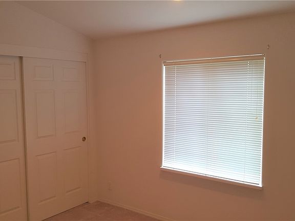 4th image of 8819 58th Avenue Ct E