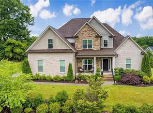195 Brookfield Dr, Stokesdale, NC 27357