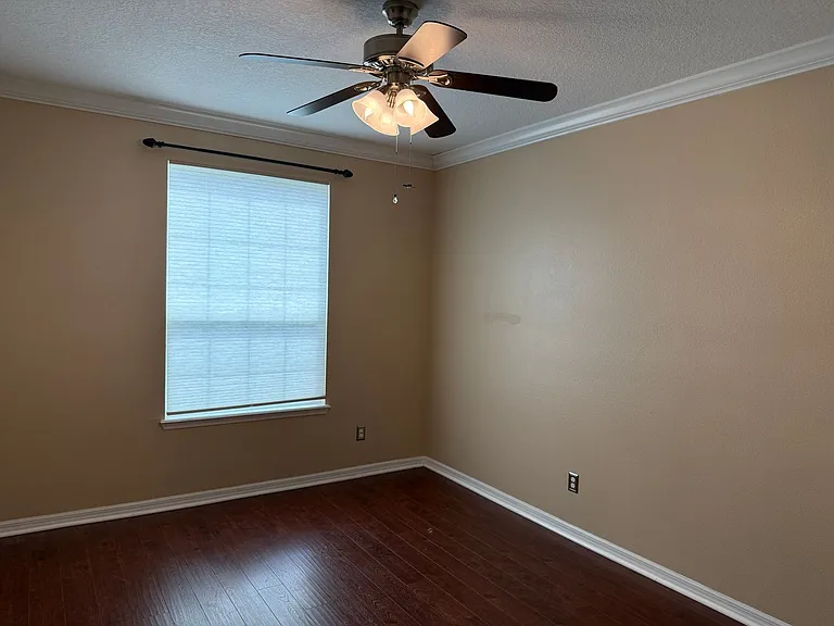 2478 Linkwood Ave — Photo 20