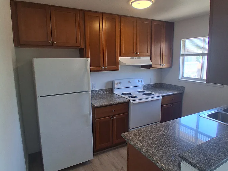 510 E Vine St #J — Photo 13