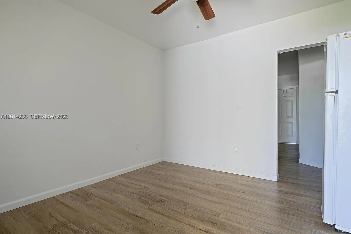 Building Photo - 26615 SW 137th Ave #4