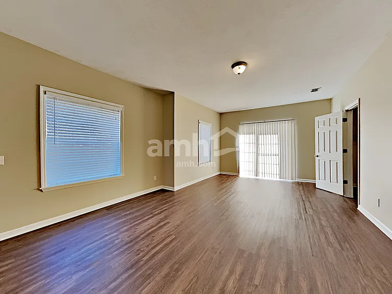 109 Crestside Ct — Photo 14