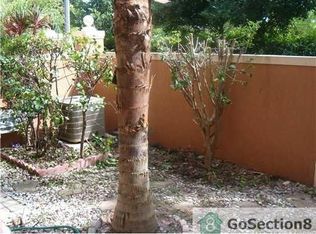 10586 SW 6th St, Pembroke Pines, FL 33025