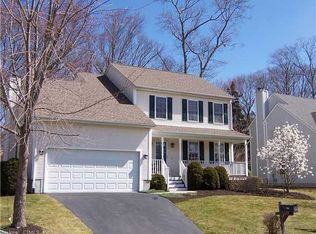 26 Waterhouse Ln, Groton, CT 06355