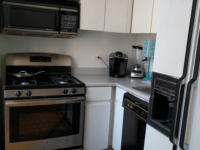 236 E 47th St #24D — Photo 4