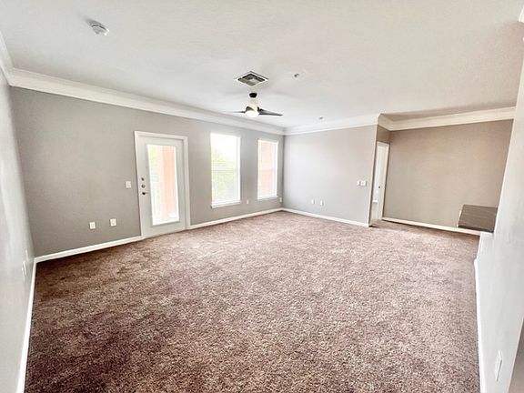 4th image of 8836 Villa View Cir Unit 306