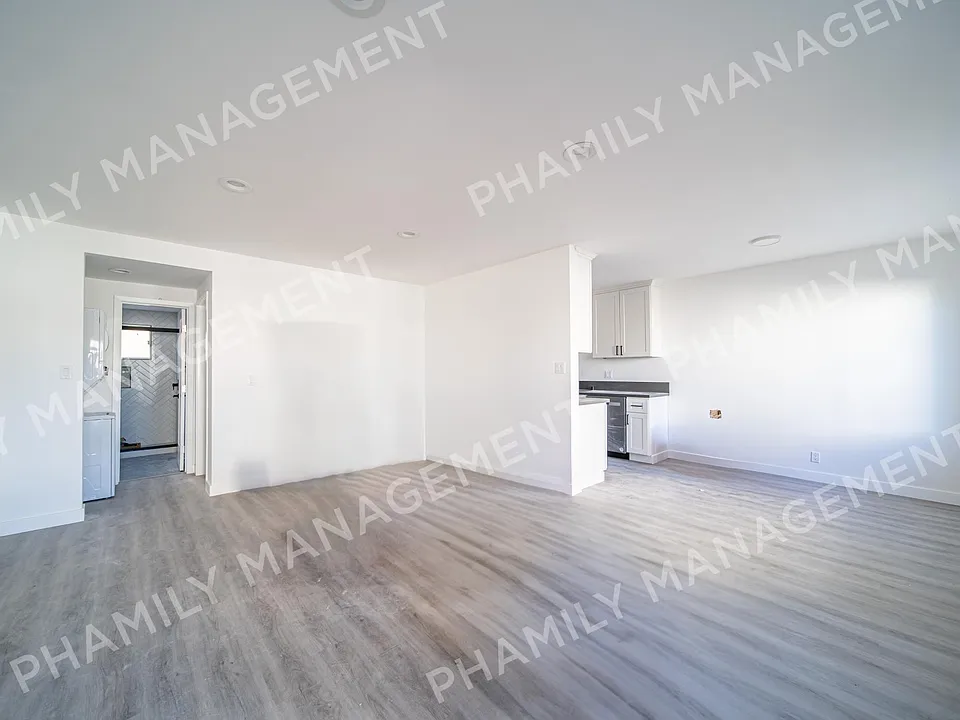 1107 S Marguerita Ave #6