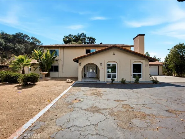 3110 Stoney Oak Dr, Spring Valley, CA 91978