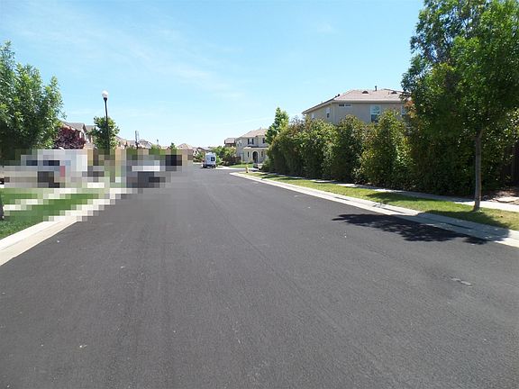 5th image of 2669 Woodfield Way