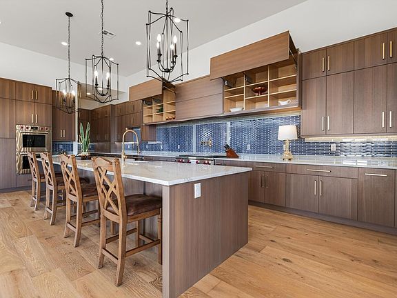 3rd image of 2015 S Pinnacle Cir