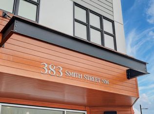 383 SW Smith St NW #325, Calgary, AB T3B6J9
