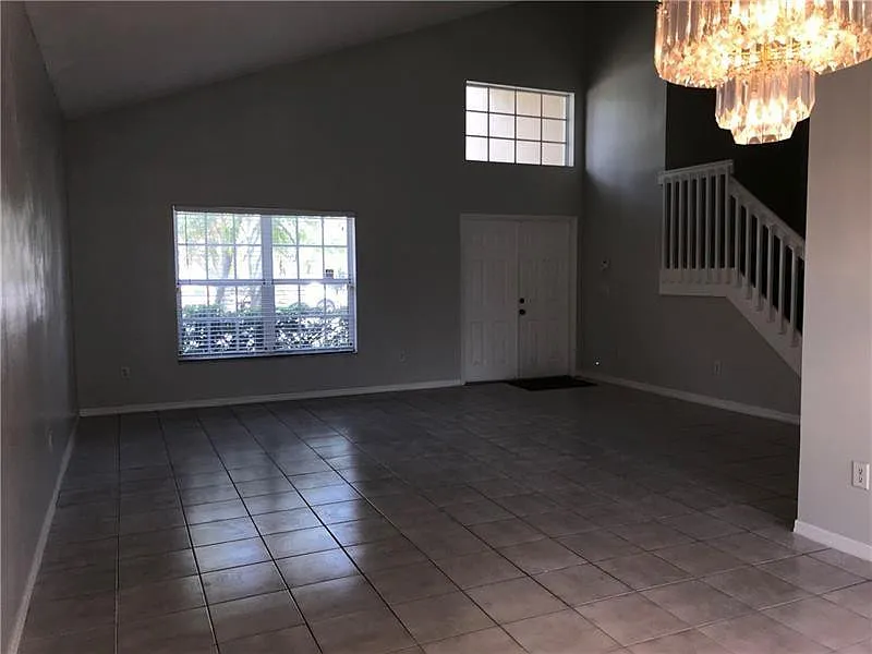 4 bed, 2.5 bath, 2534 sqft, $4,750 — Photo 1