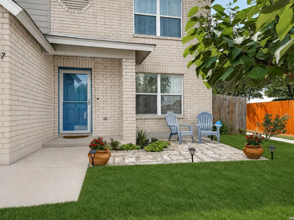 8327 Davis Cavern, San Antonio, TX 78254
