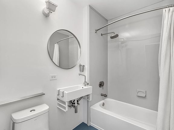 5th image of 4-74 48th Ave APT 27E