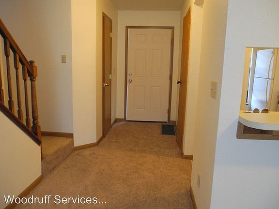 5th image of 600 E Campus Dr APT 5D