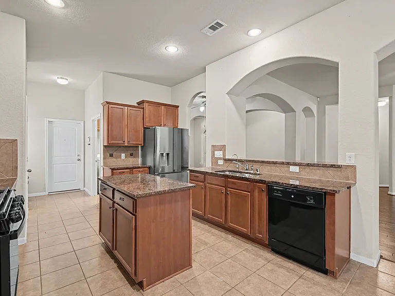 1912 Hill Manor Dr — Photo 11