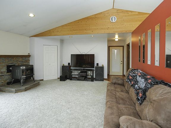 4790 cloverdale rd-104