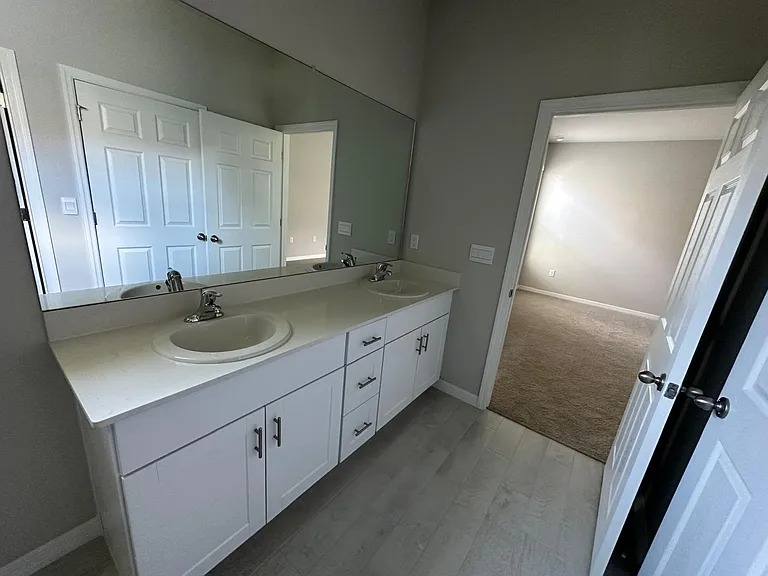 826 Friendship Cir — Photo 26