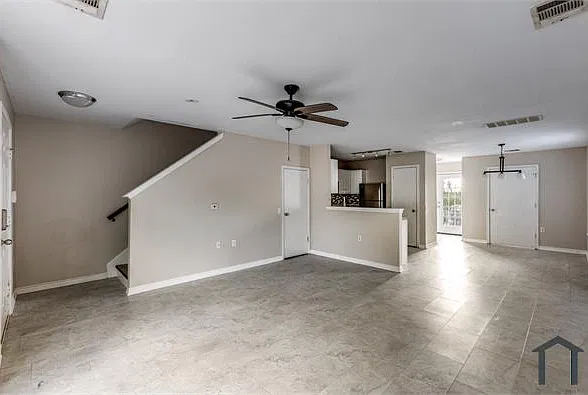3 bed, 1422 sqft, $2,100 — Photo 4