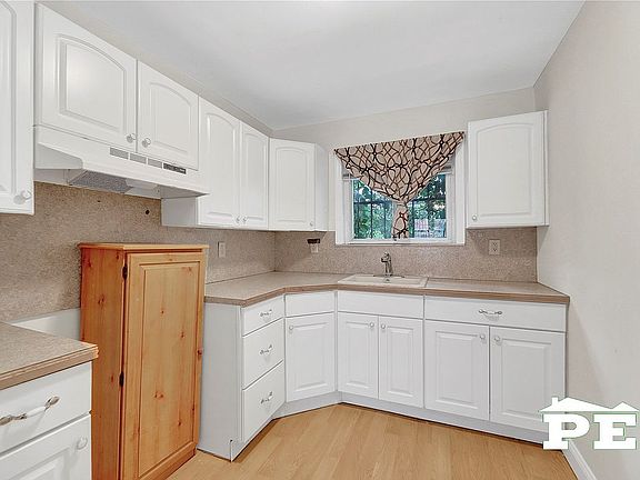 4th image of 2804 E 11th St