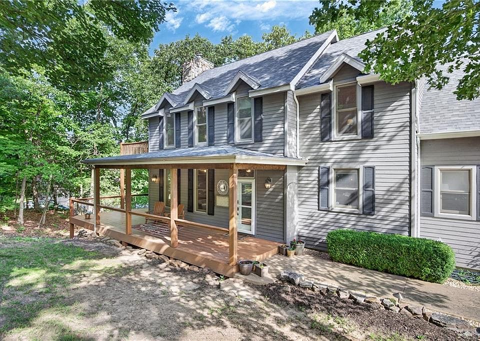 1st image of 315 Country Ridge Dr