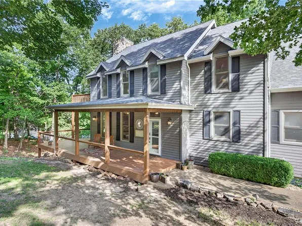 315 Country Ridge Dr, Camdenton, MO 65020