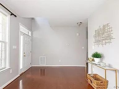 869 Parkland Pl — Photo 3