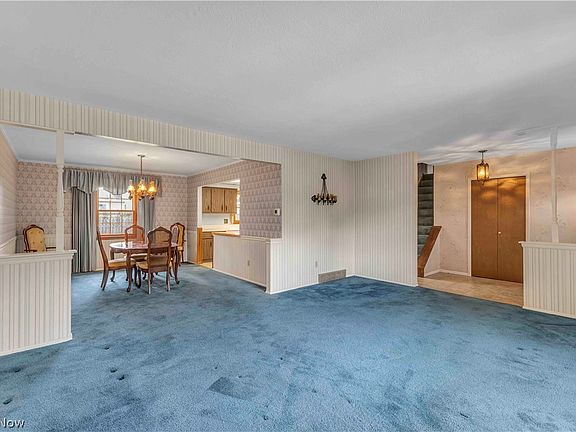 5th image of 1913 Alcott Ln