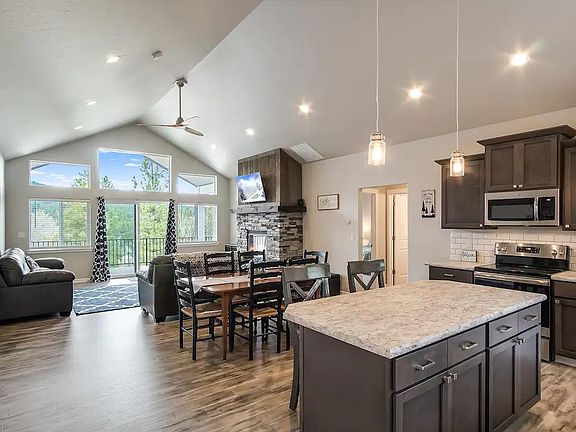 House is south facing so gets great sun in the winter