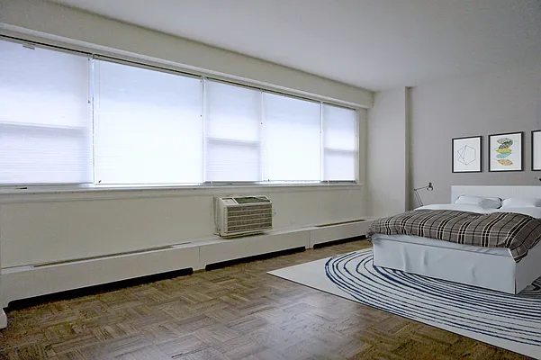 Rented by Metropolitan Equities | media 31