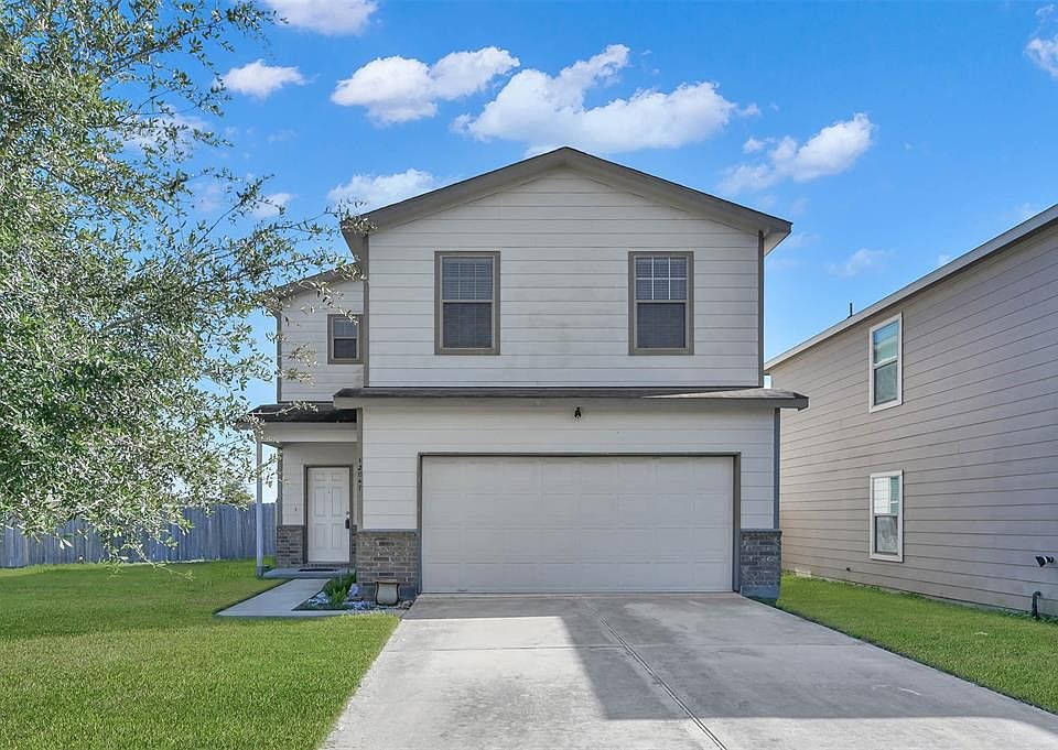 1st image of 12047 Helvick Crescent Avenue