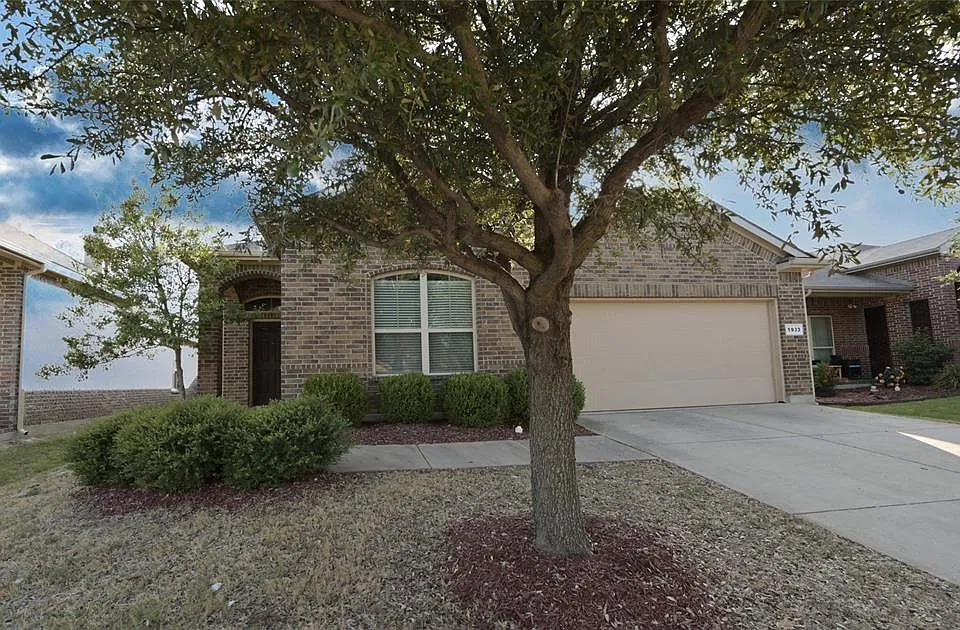 5933 Comanche Peak Dr