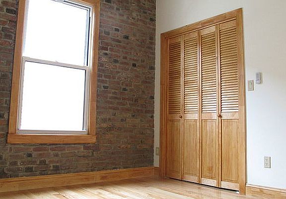 4th image of 104 Bainbridge St #2