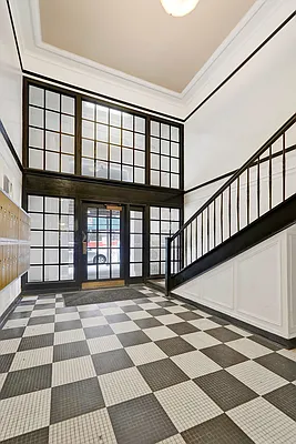 Sold by REMAX Elite | media 17