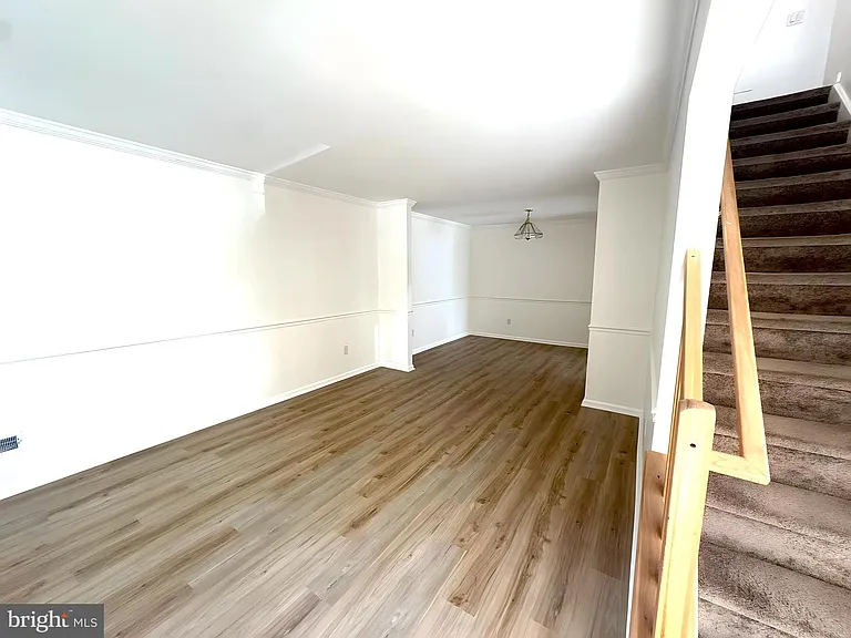 5701 Essex Ln — Photo 12