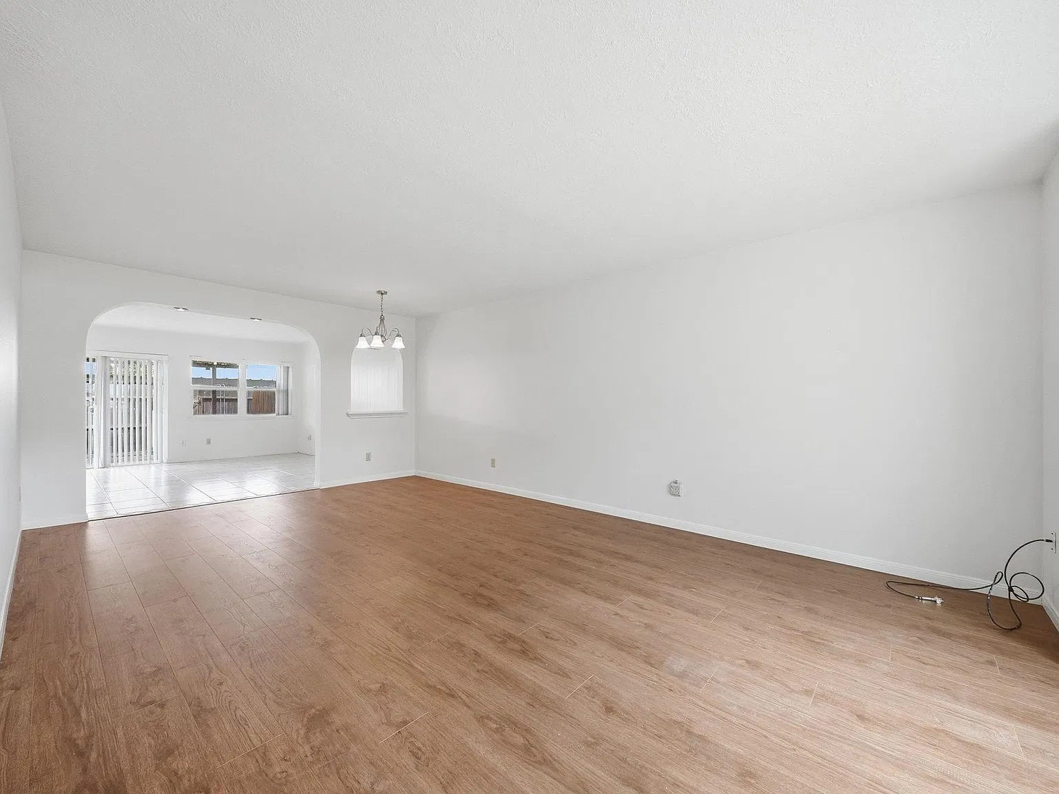 3 bed, 2.5 bath, 1794 sqft, $2,350 — Photo 3
