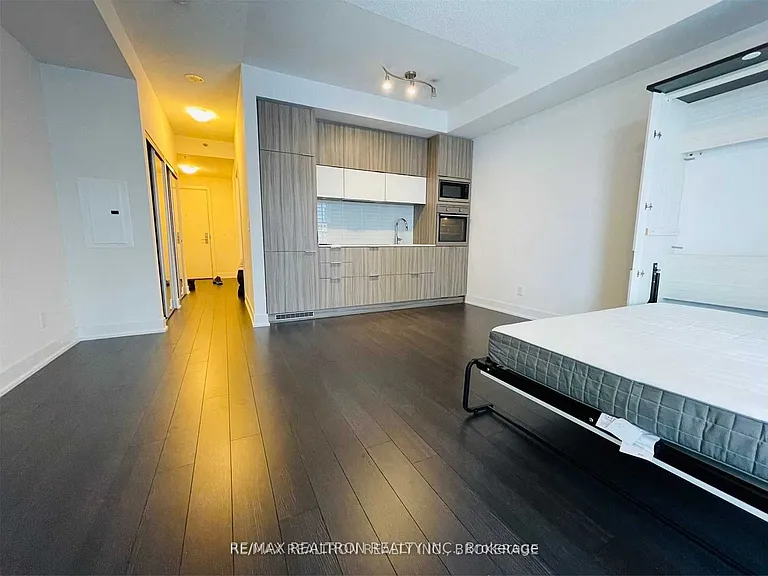 318 Richmond St W #1710 — Photo 9
