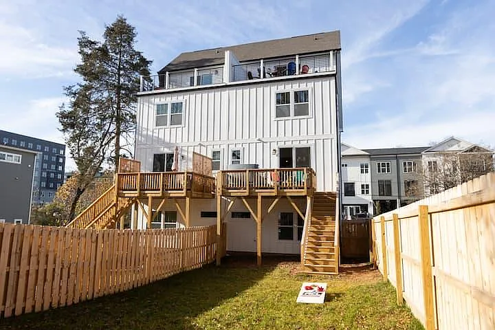 1122 N Alexander St — Photo 121
