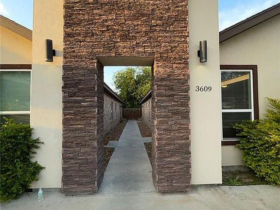 2nd image of 3609 Valeria St #1