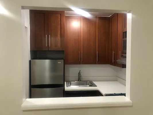 Rented by Urban Real Estate Inc | media 8