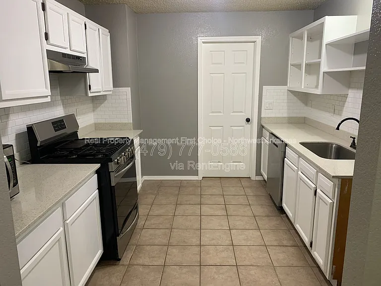 509 E Pinion St — Photo 4