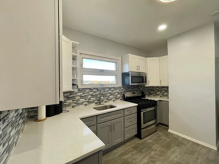 30 Magnolia Ave #2 — Photo 5